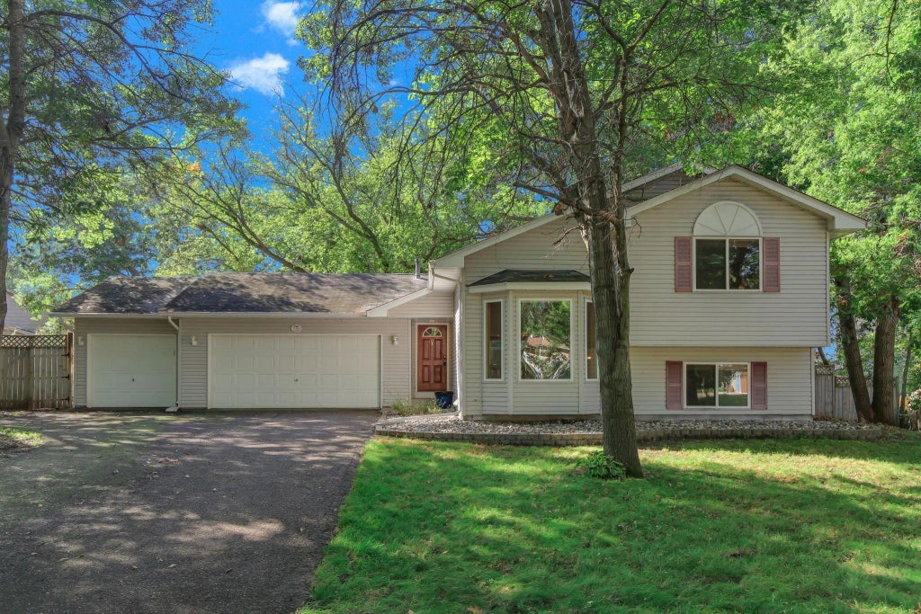 11852 Yellow Pine Street Nw, Coon Rapids