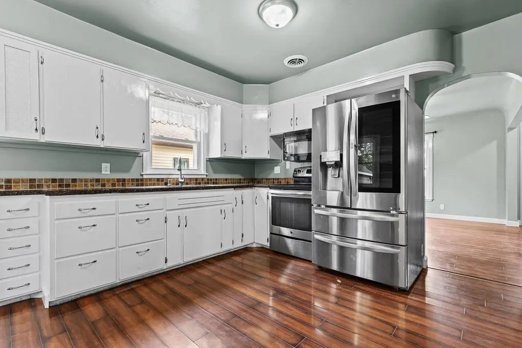 218 N Sherwood Street, Ivanhoe