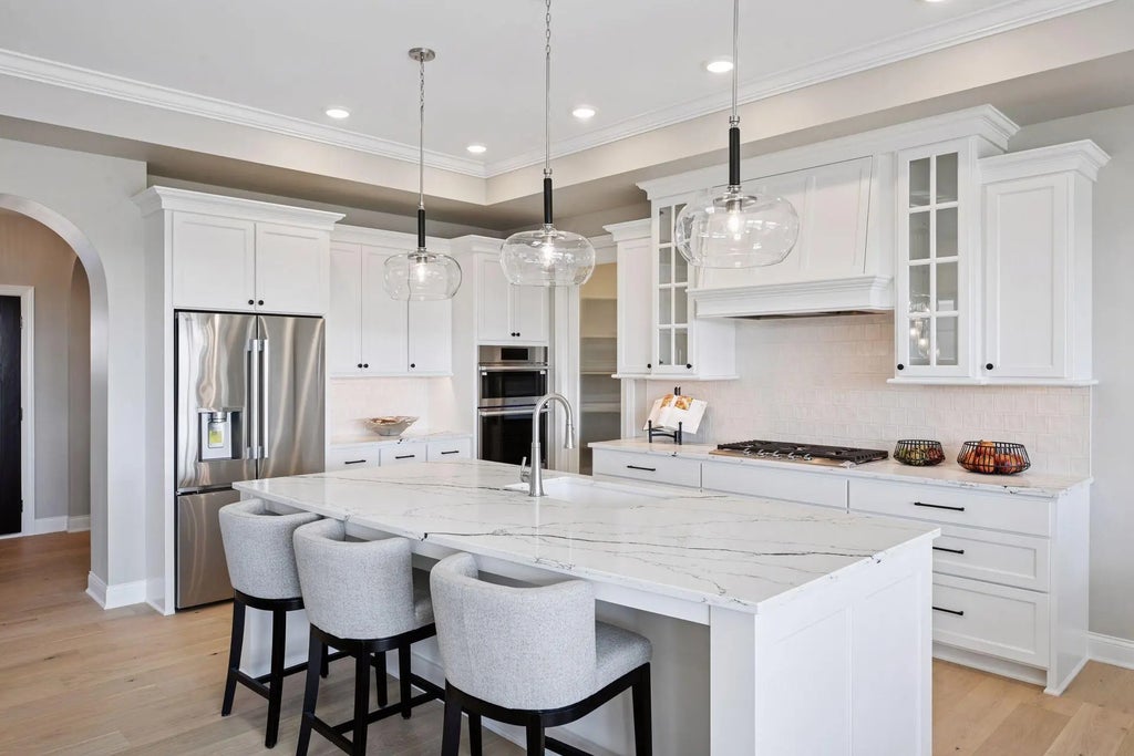 9085 Mills Lane, Chanhassen