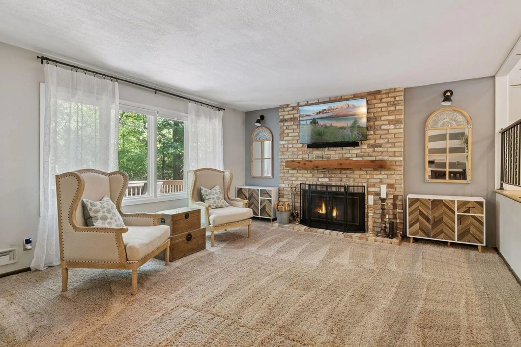 79 Walden Street, Burnsville