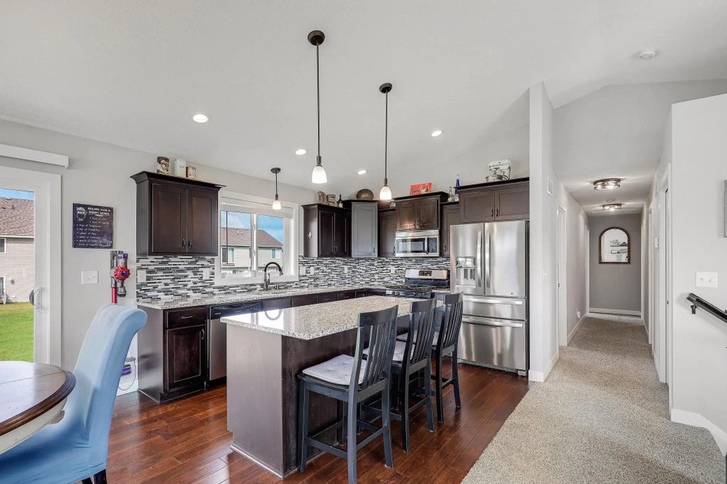 3263 224th Street W, Farmington