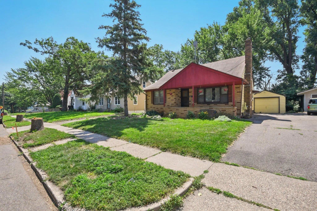 272 Butler Avenue E, West Saint Paul