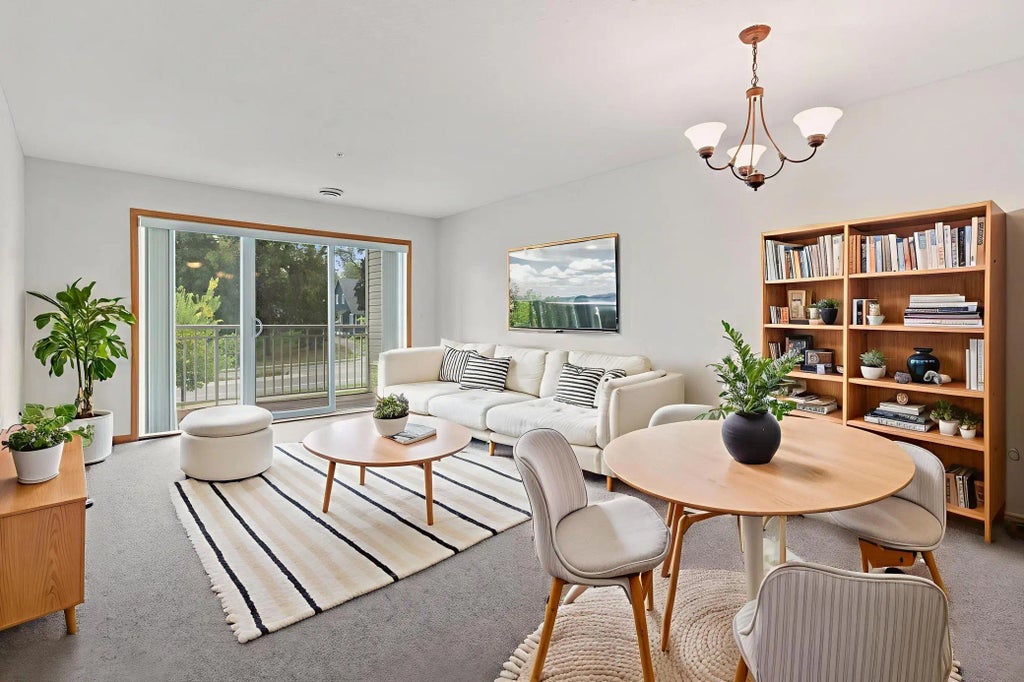 2231 Penn Place 209, North Saint Paul