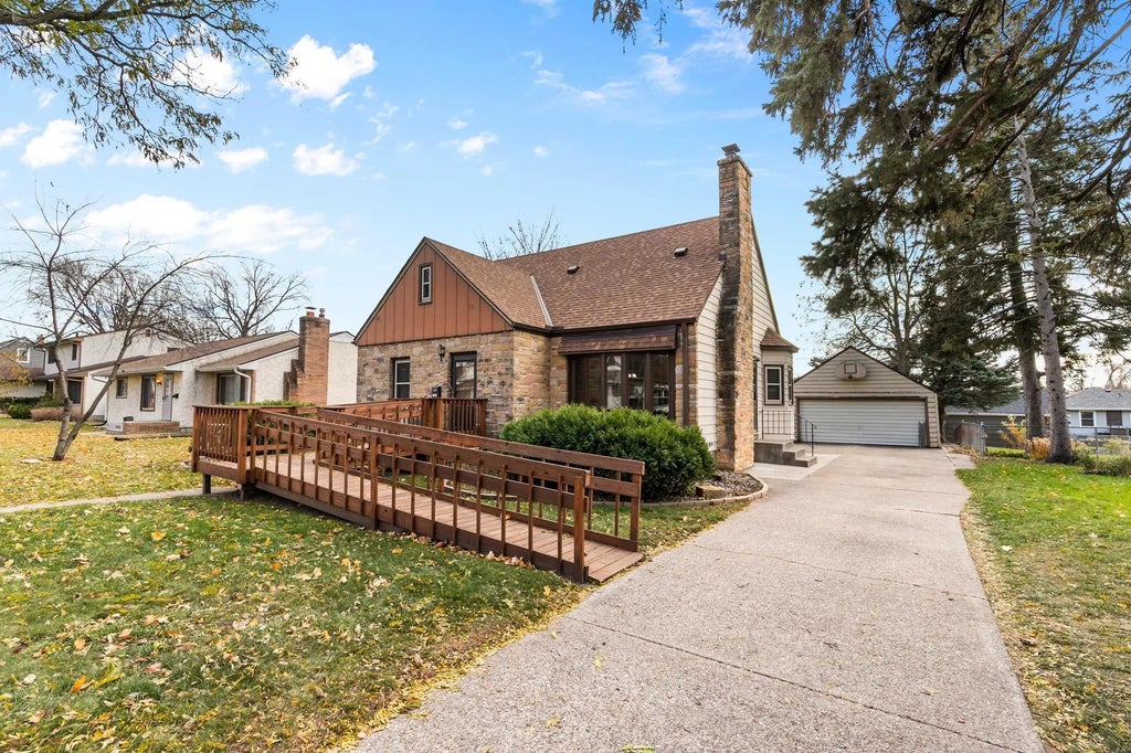 1676 Arlington Avenue E, Saint Paul