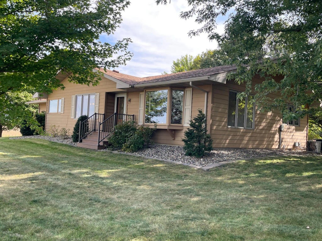 67927 270th Street, Alden