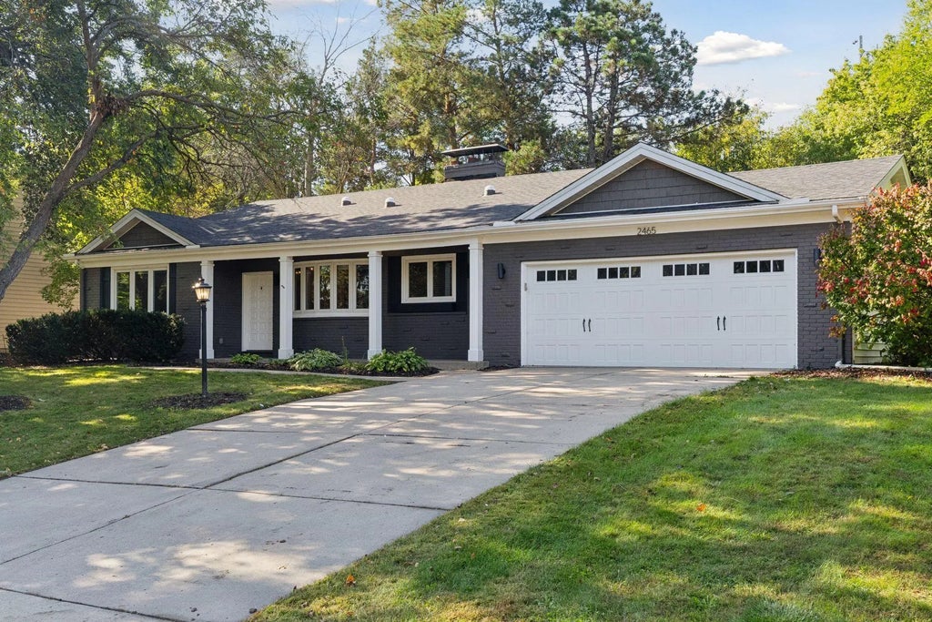 2465 Brunswick Avenue N, Golden Valley