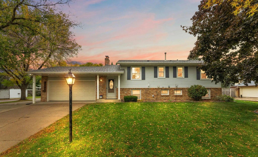 8664 88th Street S, Cottage Grove