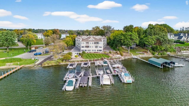 2670 Commerce Boulevard 202, Mound