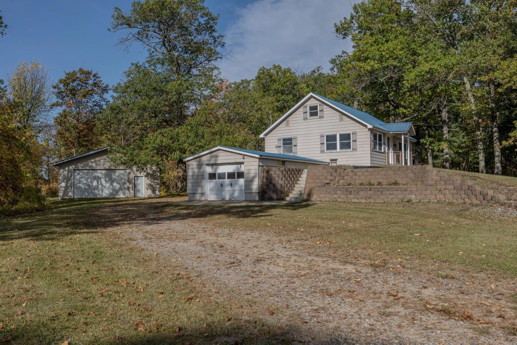 3587 State 84 Ne, Longville