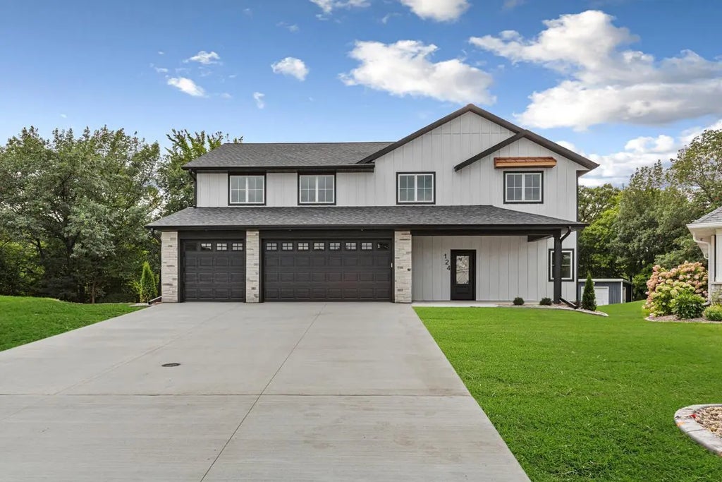 124 Joshua Court, Mankato