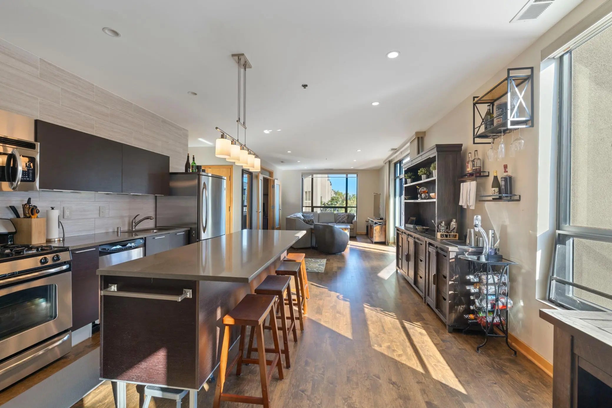 Photo of Listing #6796254