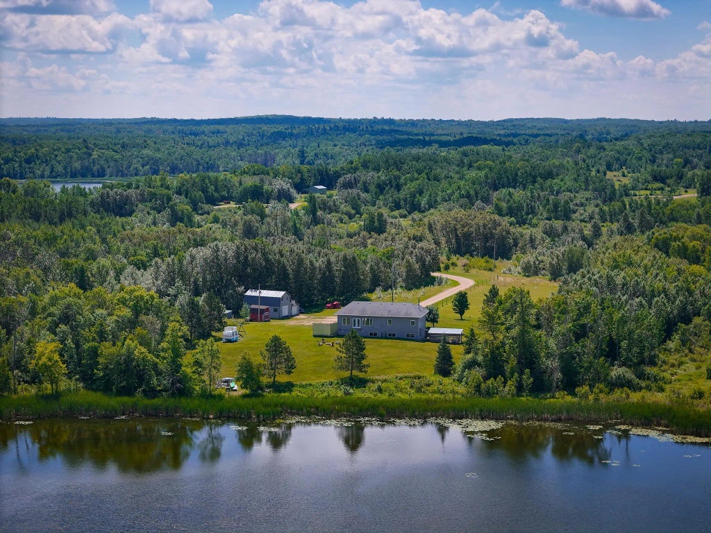 48285 229th Avenue, Clearbrook