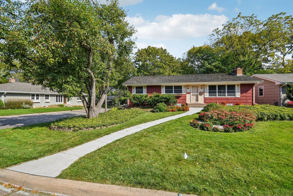 6401 Tingdale Avenue, Edina