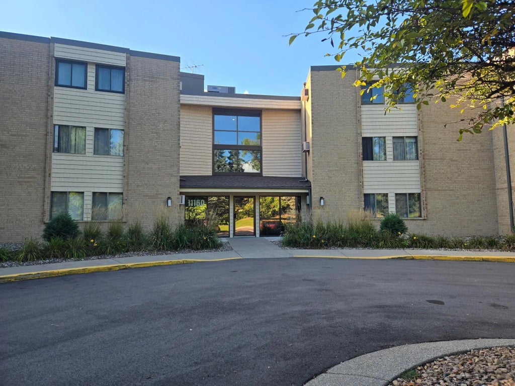 11160 Anderson Lakes Parkway 218, Eden Prairie