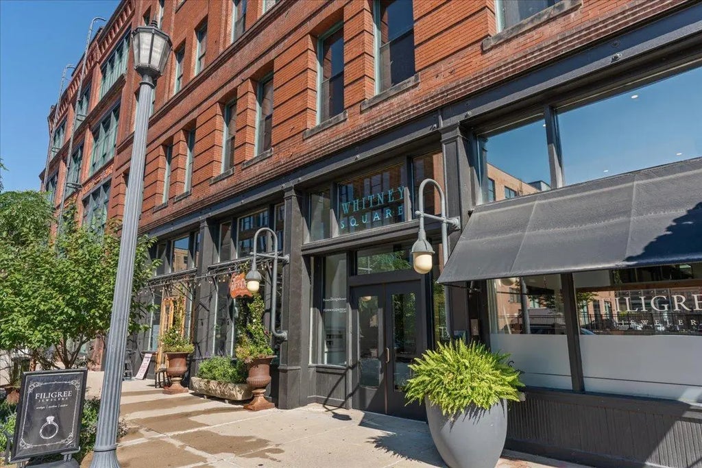 210 N 2nd Street 206, Minneapolis