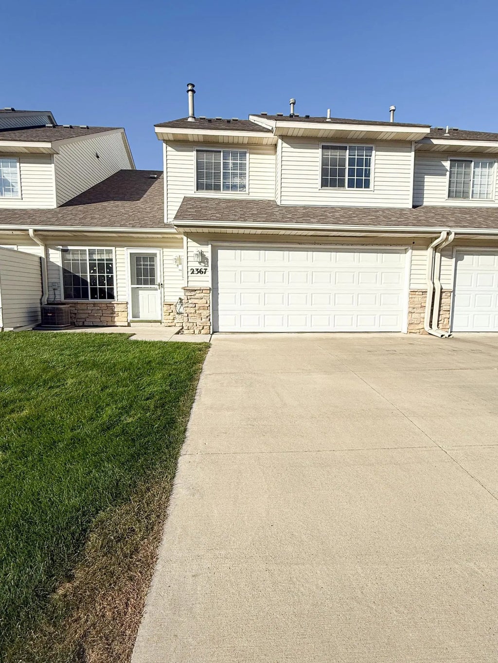 2367 Cascade Drive, Shakopee