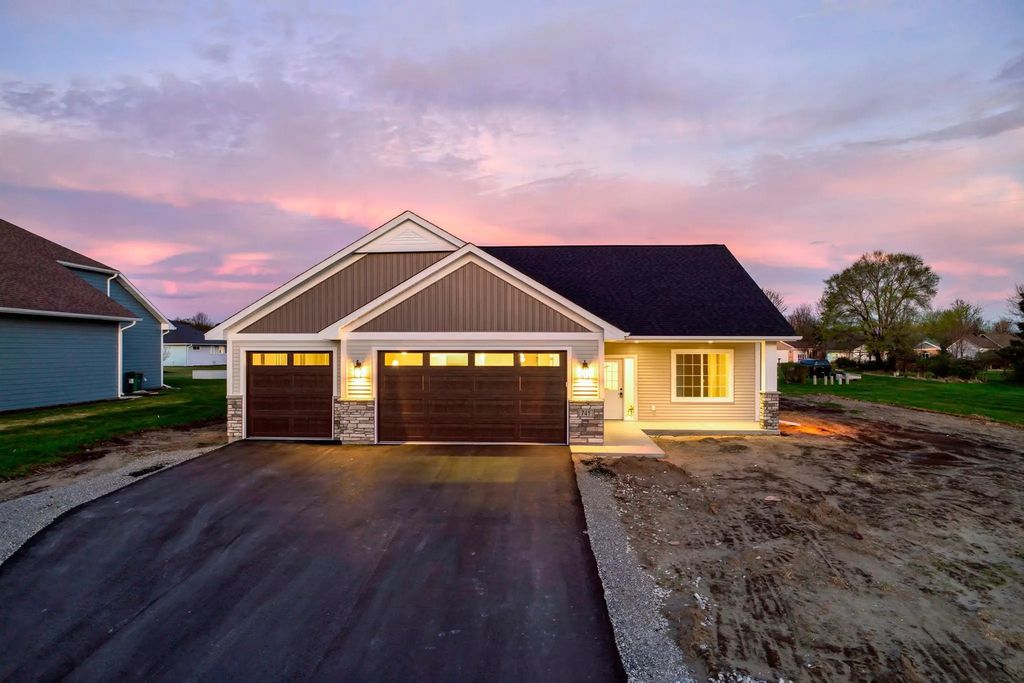 741 St James Circle, Litchfield