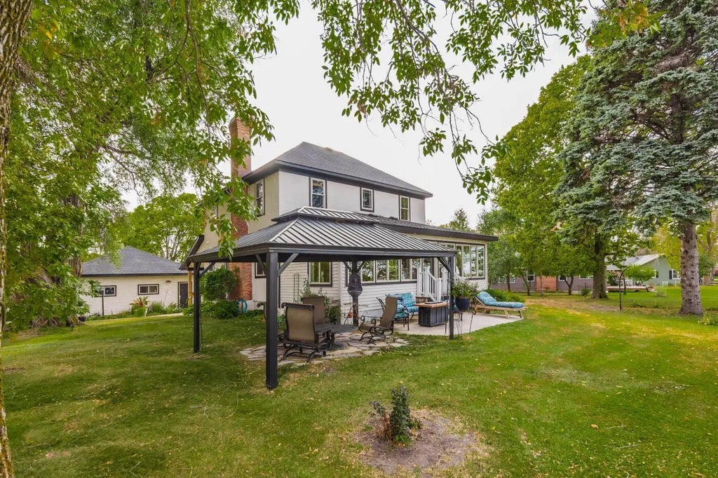 405 E Summit Street, Battle Lake