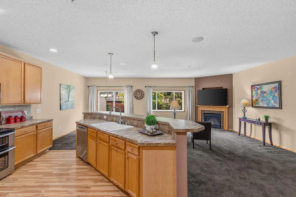 2694 County Road H2, Mounds View