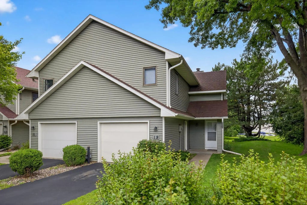 19 Elton Ridge Court Nw, Rochester