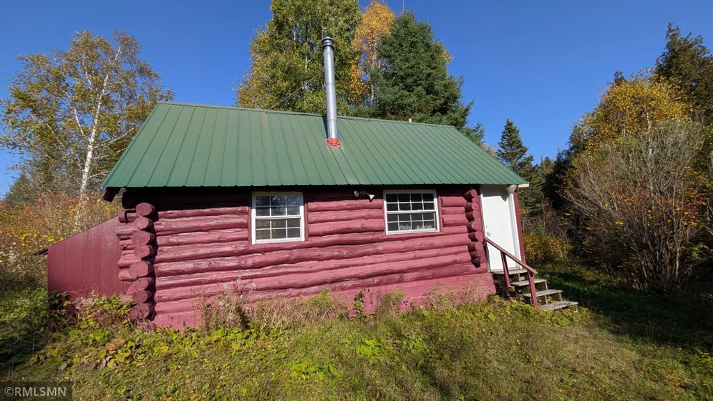 4136 W General Grade Road, Beaver Bay Twp