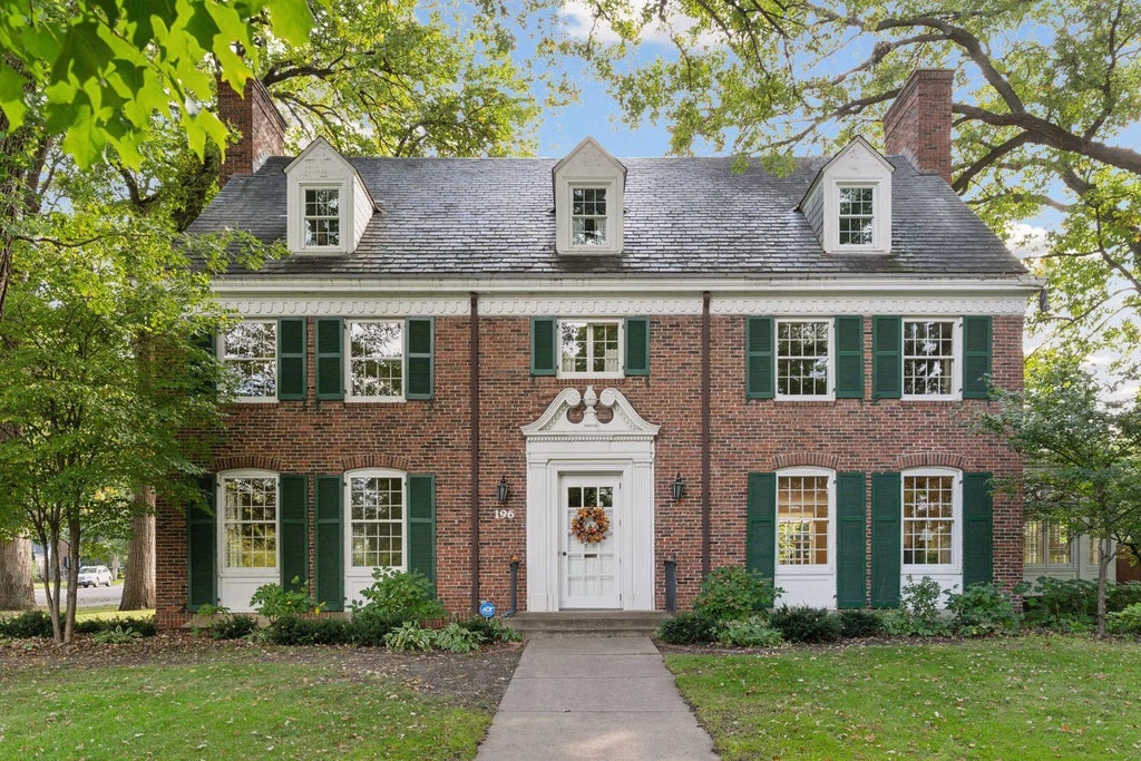 196 Mississippi River Boulevard S, Saint Paul