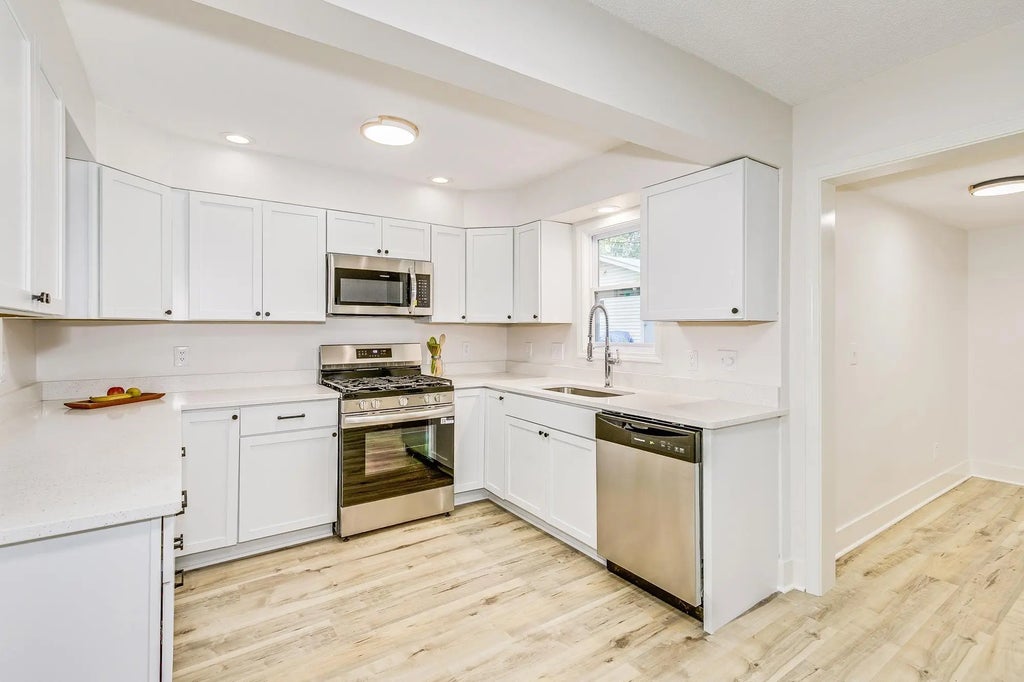 4228 5th Street Ne, Columbia Heights