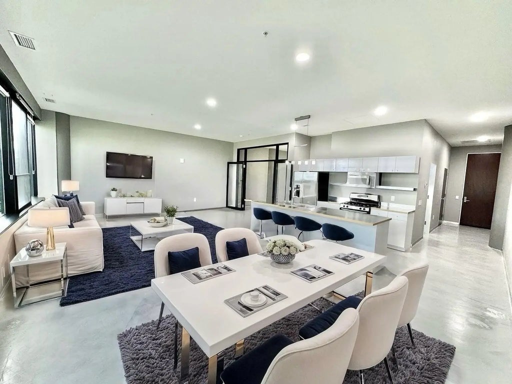 5601 Smetana Drive 407, Minnetonka