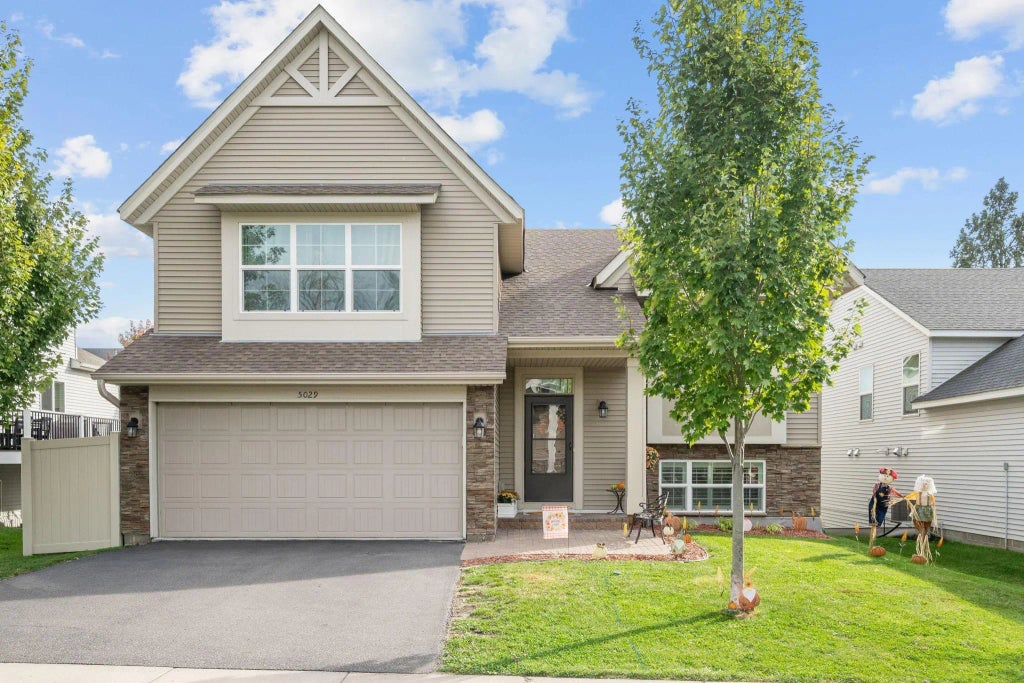 5029 Oak Street, Maple Plain