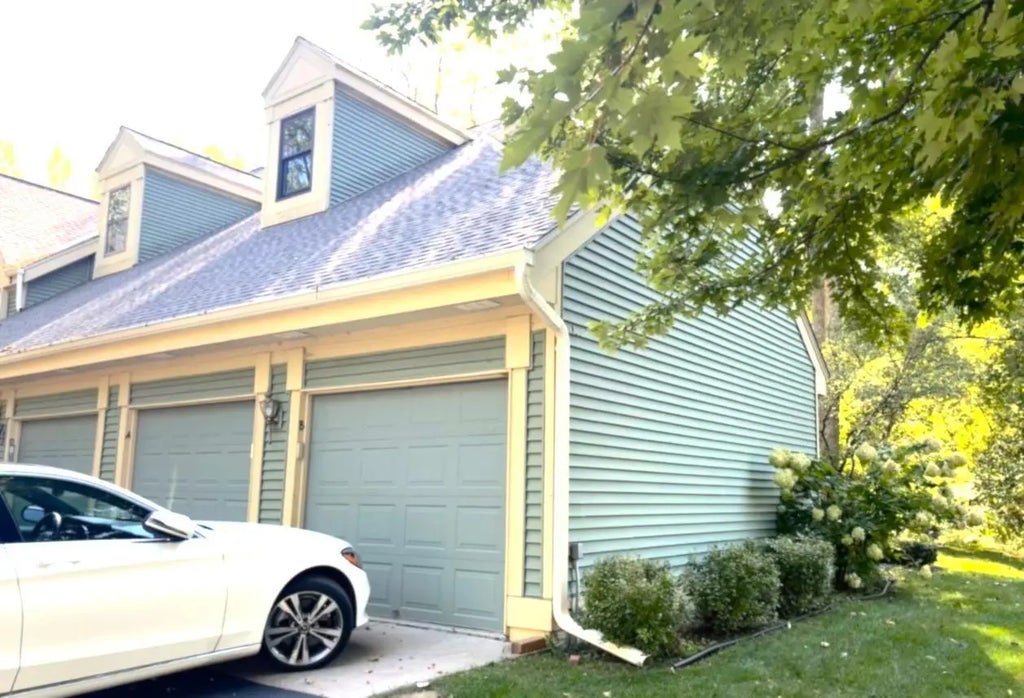 15565 26th Avenue N B, Plymouth