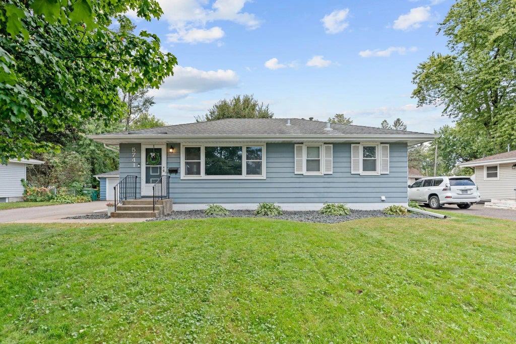 5741 Perry Avenue N, Crystal