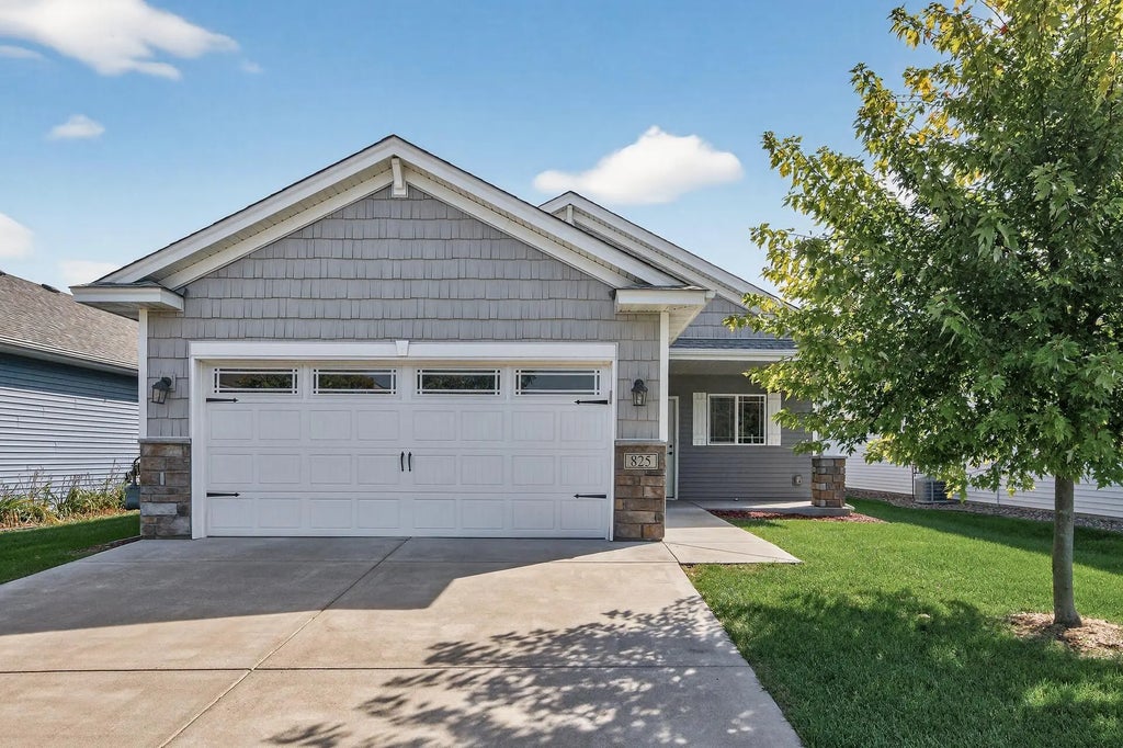 825 Golden Way Nw, Isanti