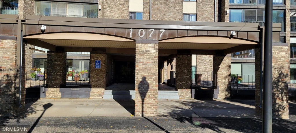 1077 Sibley Memorial Highway 506, Lilydale