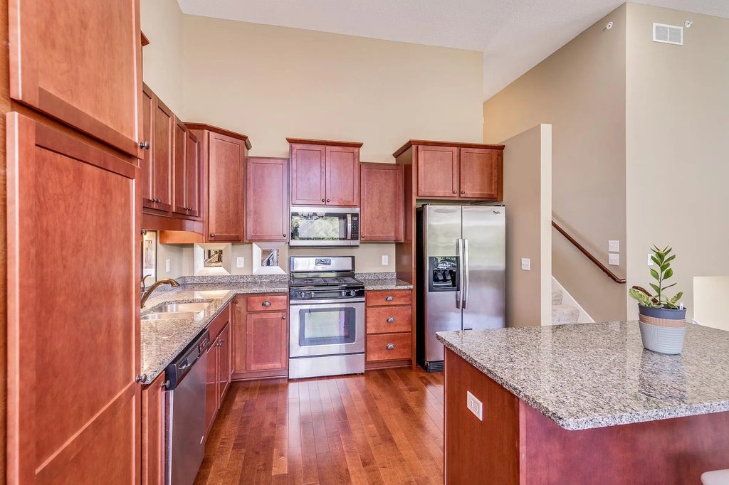 2576 Waterfall Way Nw, Prior Lake