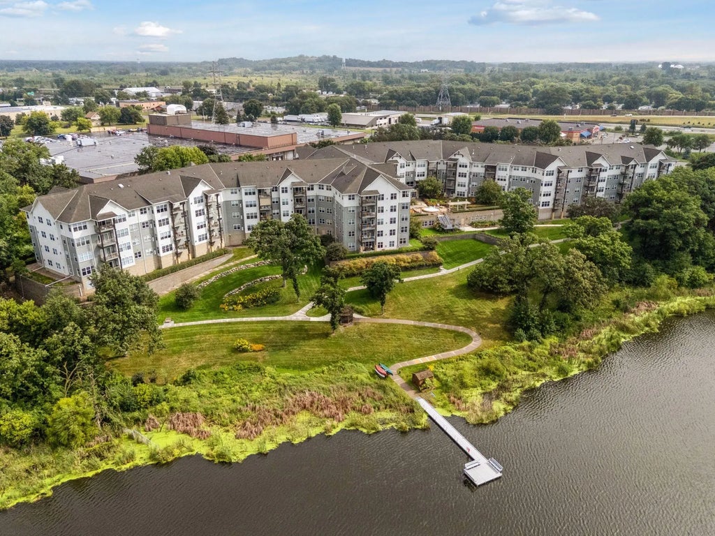 1900 Rush Lake Trail 416, New Brighton