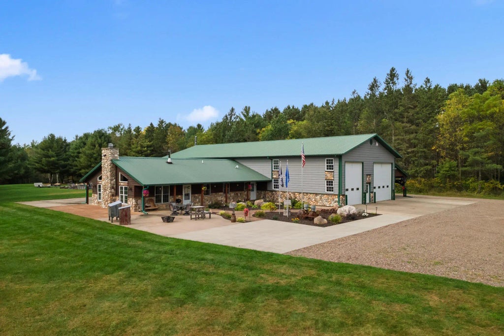 1095 80th Street, Lincoln Twp