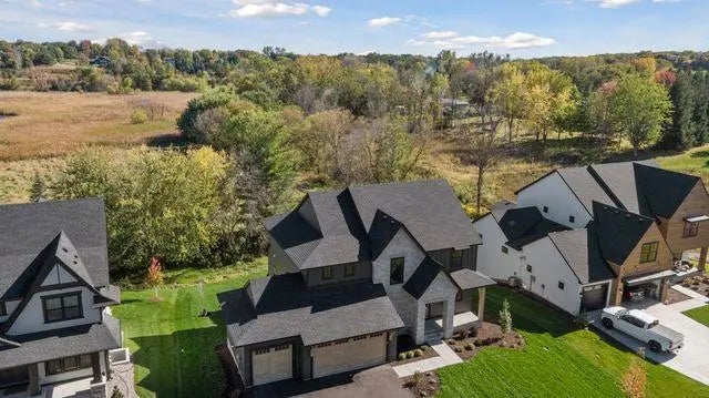 9511 Eagle Ridge Road, Chanhassen