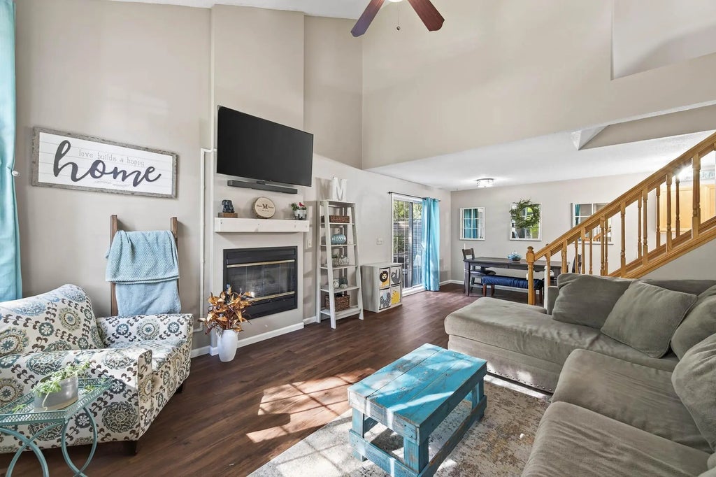 10000 Fillmore Street Ne, Blaine