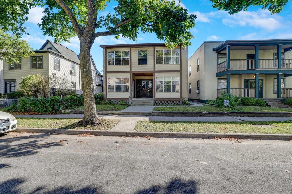 2821 Garfield Avenue, Minneapolis