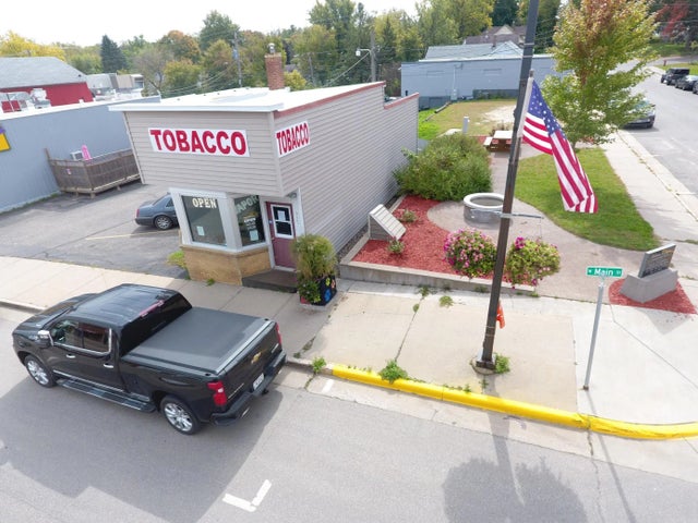 335 W Main Street, Ellsworth