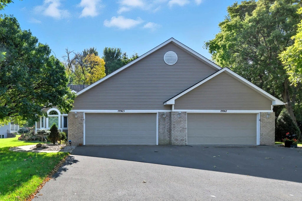 19965 Waterford Court, Shorewood