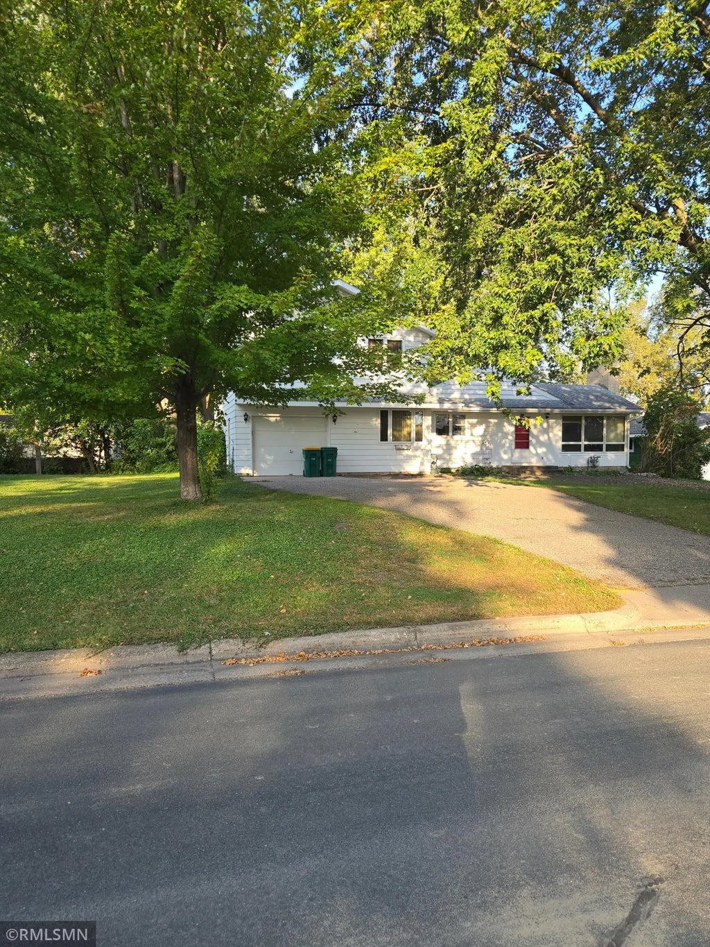 641 Pleasant Street, Dassel