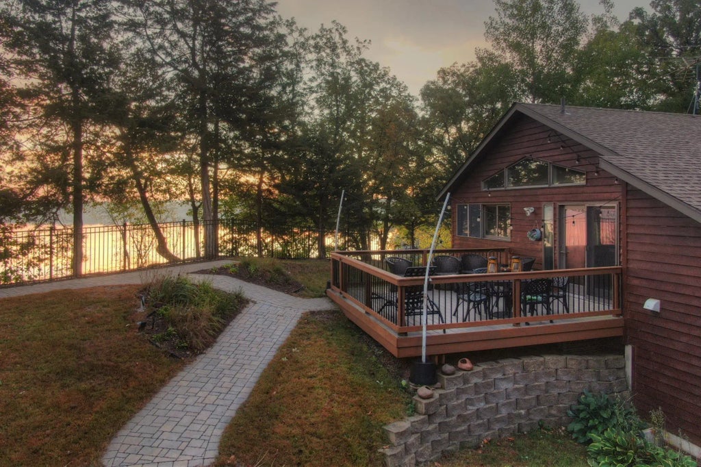 74308 323rd Street, South Haven