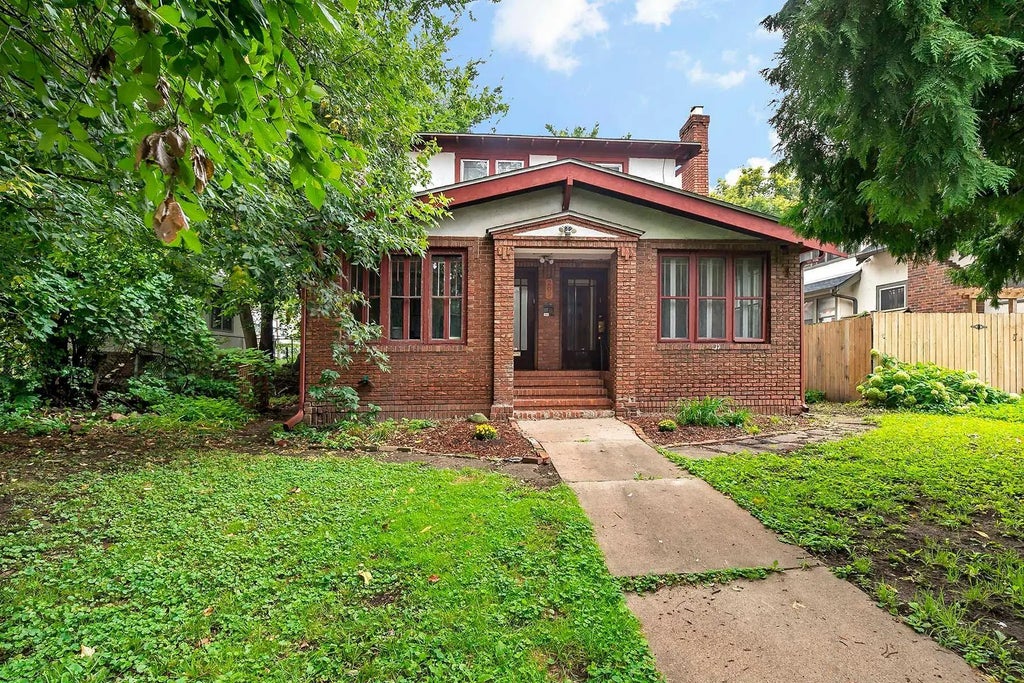 209 Cedar Lake Road N, Minneapolis