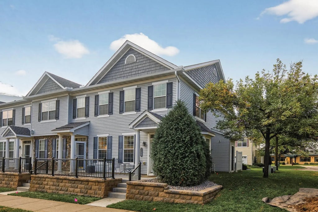 7599 11th Street N, Oakdale