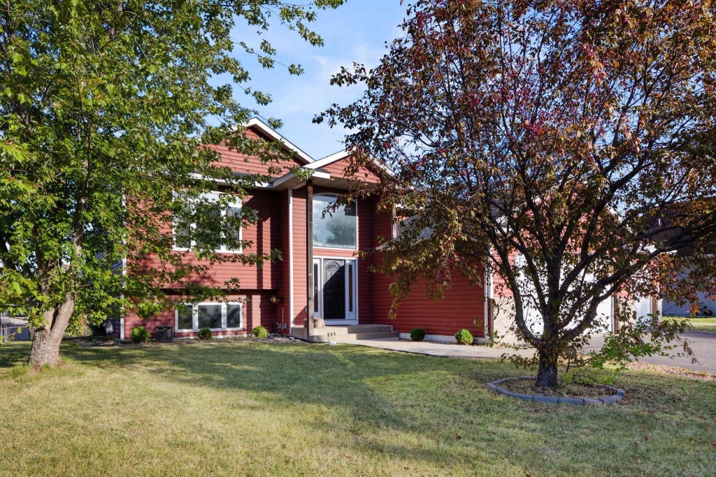 9720 42nd Street Ne, Saint Michael