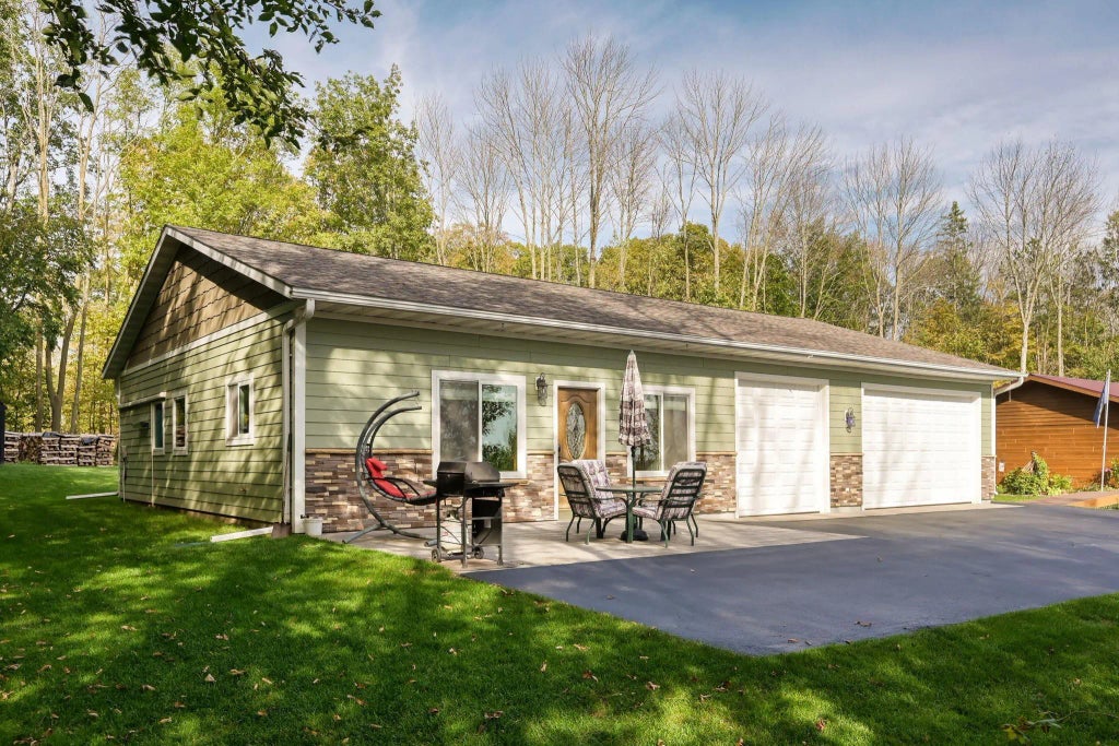 2578 890th Avenue, Spring Valley