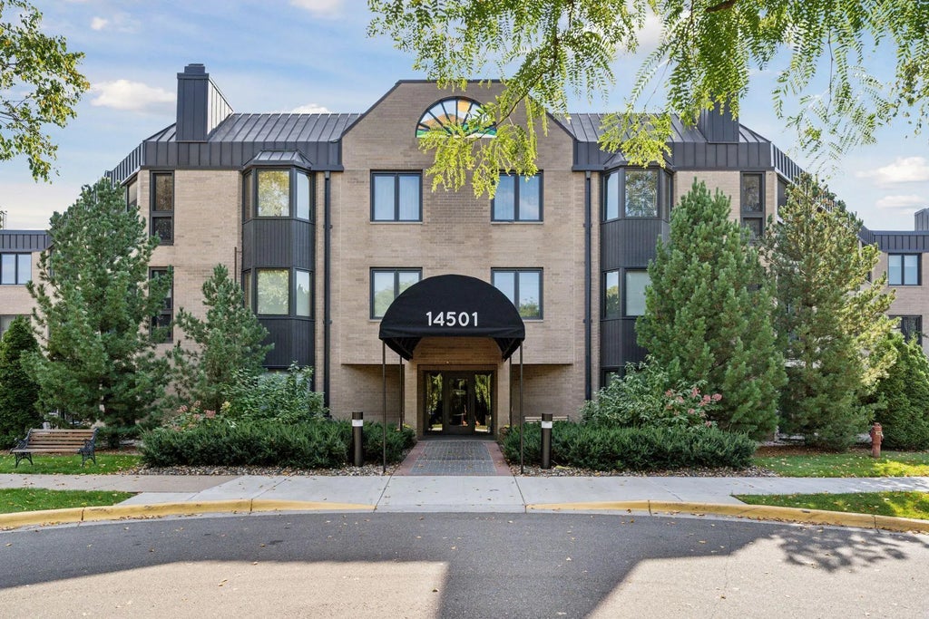 14501 Atrium Way 225, Minnetonka