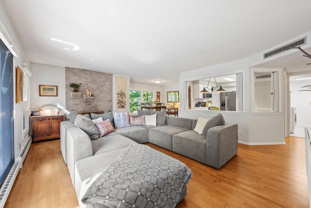 3030 Saint Albans Mill Road 115, Minnetonka