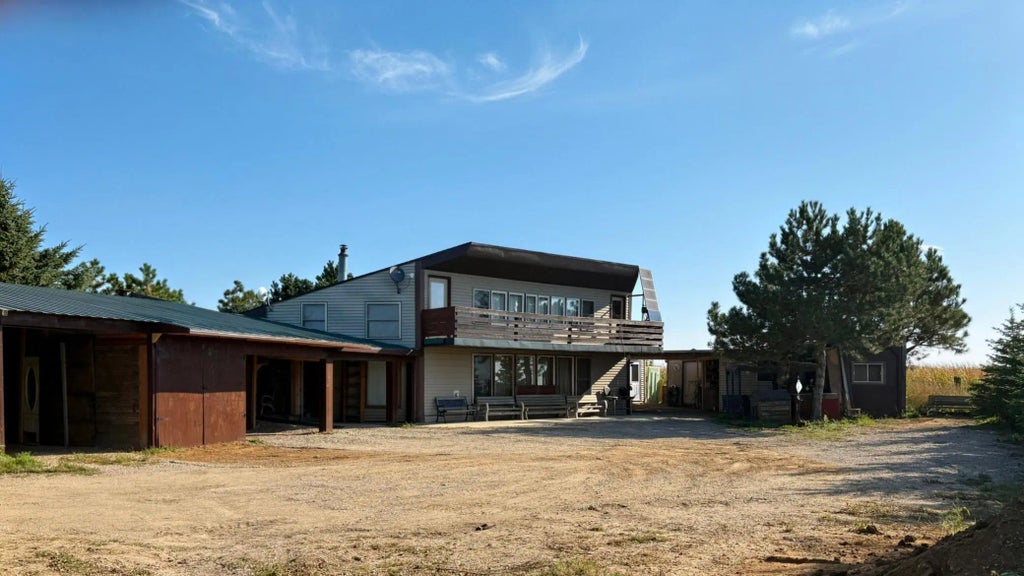 2051 120th Street, Balaton